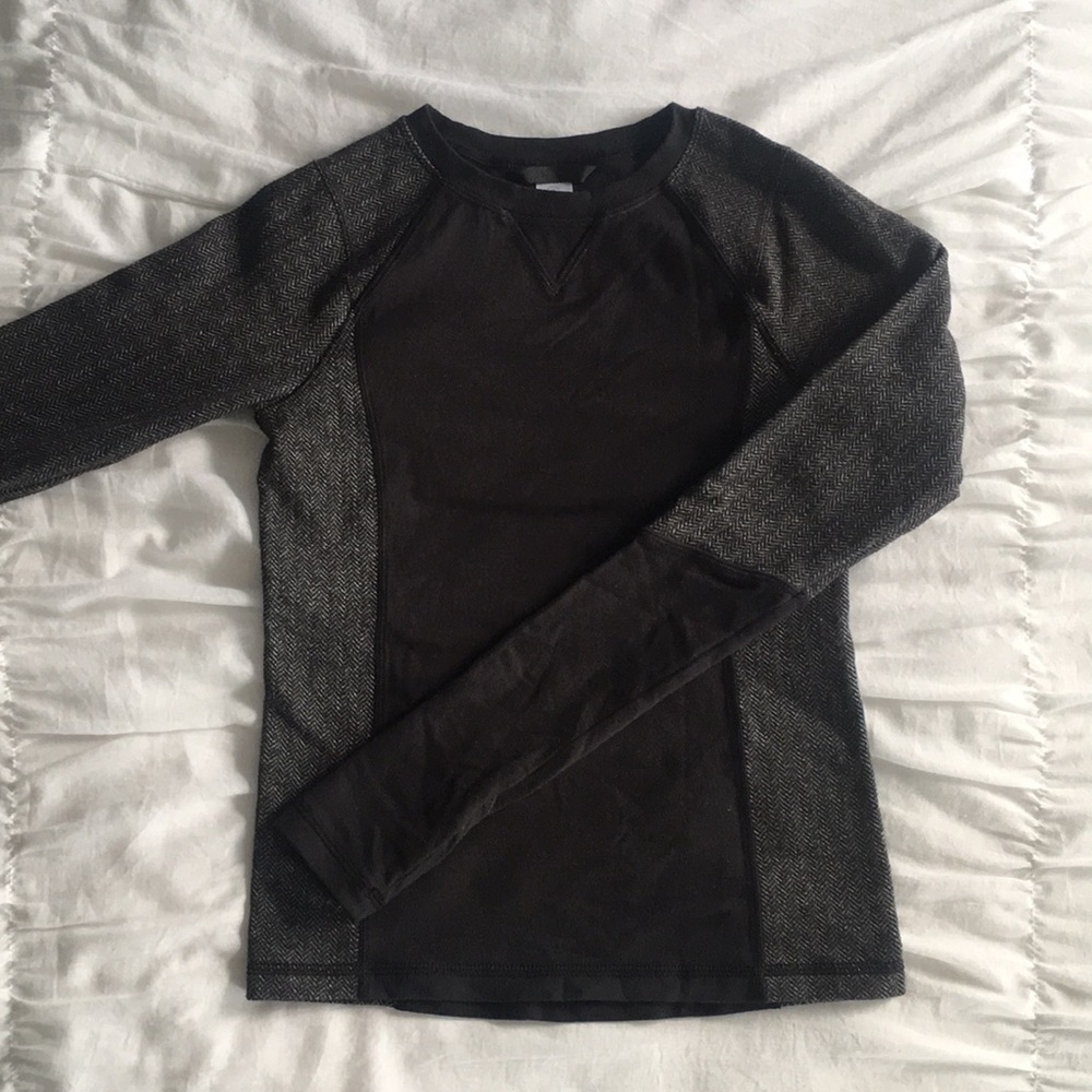 IVIVVA girls long sleeved athletic top
